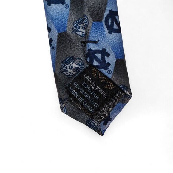 Eagle Wings Carolina UNC Tar Heels Logo Men's Tie - Picture 4 of 5